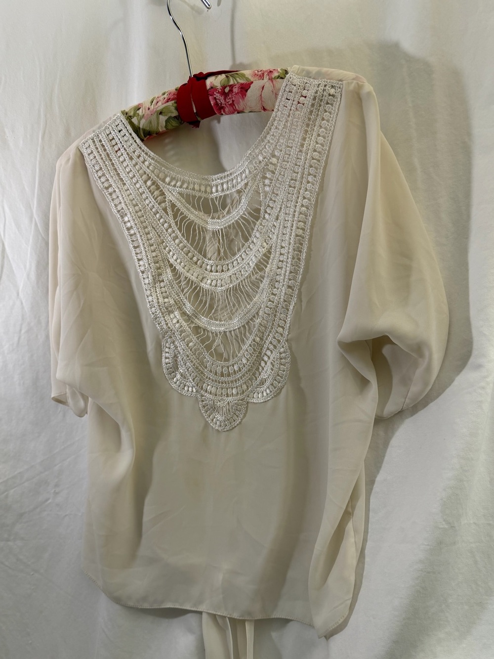 Cream lightweight breezy blouse size m/l